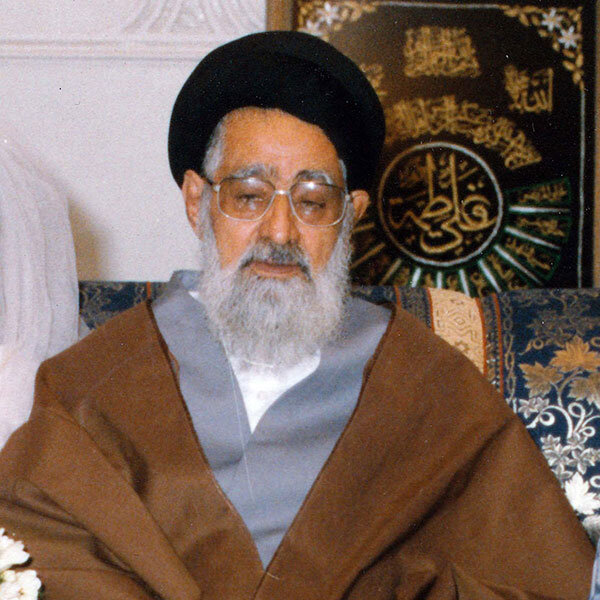 خاطرات هاشمی: همسر امامجمعه سابق اصفهان وارد اتاق شد، نامه را از او گرفت و پاره کرد و گفت، چرا میخواهی توبهنامه بنویسی؟! خاطرات هاشمی: همسر امامجمعه سابق اصفهان وارد اتاق شد، نامه را از او گرفت و پاره کرد و گفت، چرا میخواهی توبهنامه بنویسی؟!