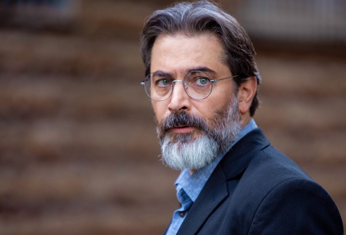 ببینید | حضور پارسا پیروزفر در رونمایی کتاب پیمان معادی ببینید | حضور پارسا پیروزفر در رونمایی کتاب پیمان معادی