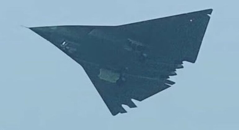 ببینید | پرتاب جت‌های جنگنده نسل پنجم J35 در چین