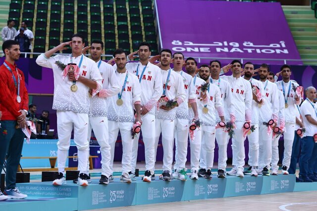 ببینید | نوحهخوانی در اتوبوس تیم ملی فوتسال بعد از قهرمانی! ببینید | نوحهخوانی در اتوبوس تیم ملی فوتسال بعد از قهرمانی!