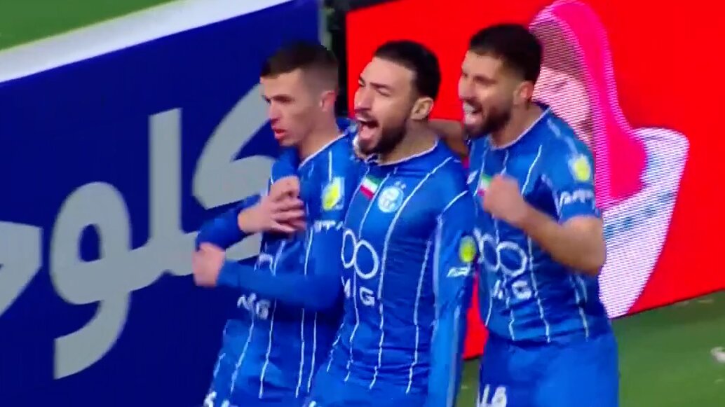 ببینید | گل اول استقلال به سپاهان توسط یاسر آسانی ببینید | گل اول استقلال به سپاهان توسط یاسر آسانی